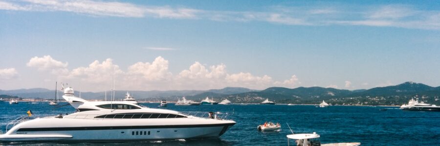 felix-fuchs-zFvWwKDNAzw-unsplash Super yacht